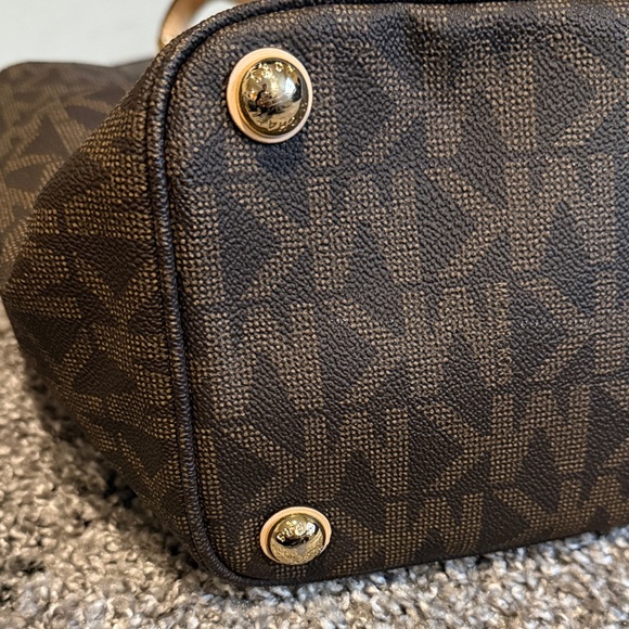 Michael Kors Signature Brown and Tan Tote - Picture 8 of 15